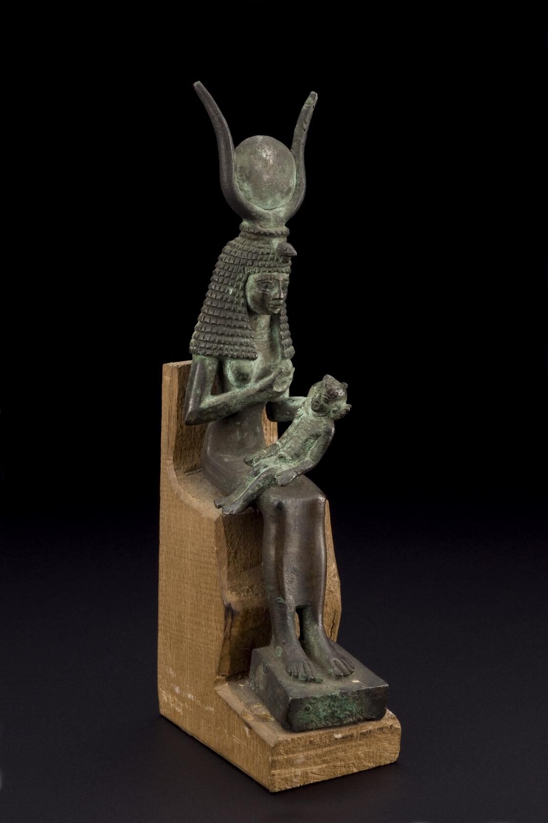 l0057110-bronze-statue-of-isis-nursing-horus-egypt-600-30-bce