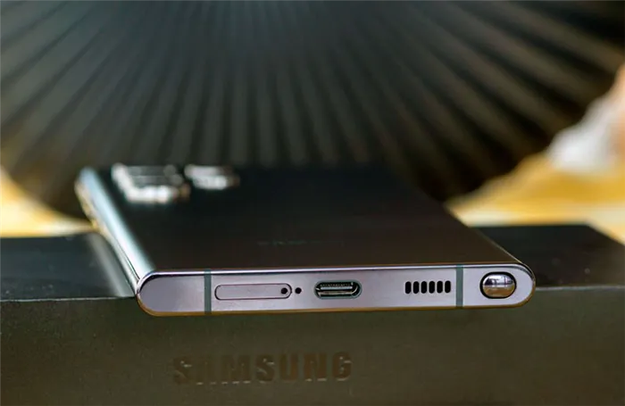 Динамики Samsung Galaxy S22 Ultra